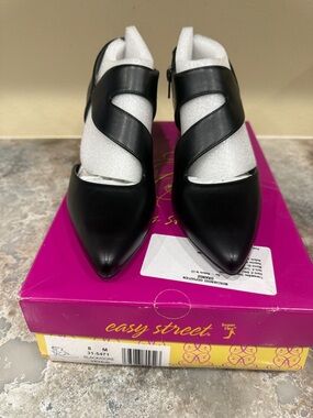 easy street Black Pointed Toe Crisscross Strap Pumps with Side Zipper